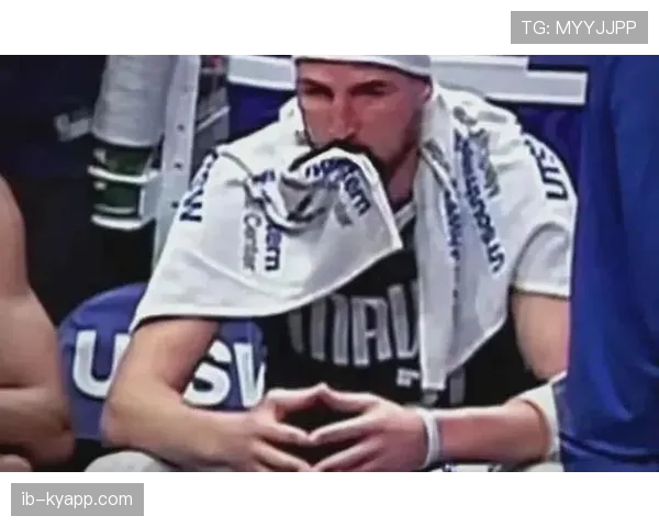 乔丹·汤普森周末买了一辆比邻居半年工资还贵的车，真是…电视剧都没这么夸张